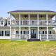 Spacious Texas Getaway with Fire Pit and Pond!, Yorktown