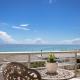 Luxury beachfront 2 bed, 2 bath with communal swimming pool, Bloubergstrand
