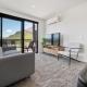 Toru Top Floor Apartment - Brand New & Convenient, Queenstown - Fotografie 1