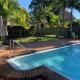 Sunny, 2-bedroom apartment with pool, 200m from Caseys beach Batehaven - Photo 1