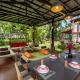 Saffronstays Casa Del Palms, Alibaug - luxury pool villa with chic interiors, alfresco dining and island bar, Alibaug - Foto 5