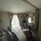 Lakeside Retreat 4 with hot tub, private fishing peg situated at Tattershall Lakes Country Park, Tattershall (Foto 9)