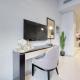 Sunlit Studio at Golf Promenade 2A DAMAC Hills By Deluxe Holiday Homes, Dubaï - Photo 10