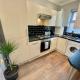 Cozy Two Bedroom - A Stroll from Gardens to Beach - With Parking Bournemouth - Photo 8