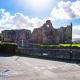 Castle Views cottage in historic village & woodfired hot tub, Rhuddlan (Foto 3)