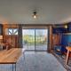 Slopeside Burke Mountain Condo with Fireplace!, East Burke (fotografie 5)