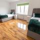 Contractor-Ready House - Bright, Spacious, and Free WiFi Included! Luton - Fotografie 1