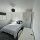 Double room with private bathroom in Basingstoke - Photo 1
