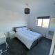 Double room with private bathroom in Basingstoke - Photo 6