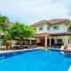 Captivating 3-Bed Villa in Muang Pattaya Nong Prue - Fotografie 4
