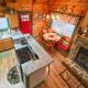 Serene Cabin in the Smokies w/ 2 Decks & Hot Tub!, Waynesville (zdjęcie 8)