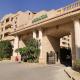 Lovely 2-Bedroom Condo in Compound w Jacuzzi Garden View Wi-Fi, Netflix, Cairo - Foto 1