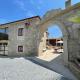 Casa do Arco, Friastelas
