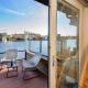 Houseboat studio with canalview and free bikes, Amsterdam (photo 9)