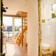 Houseboat studio with canalview and free bikes, Amsterdam (photo 7)