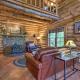 The Red Pine Cabin with Private Pond and Dock!, Loudonville (zdjęcie 3)