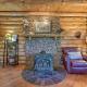 The Red Pine Cabin with Private Pond and Dock!, Loudonville (zdjęcie 5)
