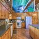 The Red Pine Cabin with Private Pond and Dock!, Loudonville (zdjęcie 8)
