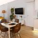 Holidays2Malaga Trinidad renovated 1 bedroom penthouse close to city center, Малага - Фото 3