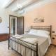 Villa in Ostra Vetere with Pool and Jacuzzis, Ostra Vetere (fotografie 2)