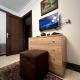 Lovely 2 bedroom duplex with a pool in front AUC, Каир (фото 9)