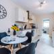 Modern apartment in Crewe by 53 Degrees Property, ideal for long-term Business & Contractors - Sleeps 4 - Fotografie 8