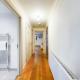 Redhill town centre apartment by Livingo, Redhill (foto 6)