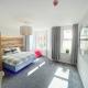 Cloud9 Guest House - by Coastline Retreats - Newly Renovated, Beautiful Ensuite Rooms Near Seafront in Town Centre, Netflix, SuperFast WiFi, Communal Kitchen Bournemouth - Photo 5