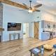 Sunny Orange County Abode with Fire Pit and Backyard!, Mission Viejo (zdjęcie 4)
