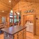 Peaceful Cabin with Deck and Scenic Mtn Views!, Mountain View (zdjęcie 8)