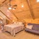 Peaceful Cabin with Deck and Scenic Mtn Views!, Mountain View (zdjęcie 10)
