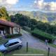 Casa do Curupira - 3 dormitórios com cozinha e vista incrível perto de Campos do Jordão