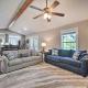 Canyon Lake Hideaway w/ Fire Pit & Yard!, Canyon Lake (Foto 10)