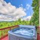 Getaway Chalet in Mars Hill with Hot Tub and Views!, Swiss