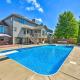 Pet-Friendly Maple Grove Gem with Private Yard!, Maple Grove