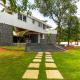 The Grey Medley by StayVista with Mediterranean interiors, Swimming pool, Jacuzzi, Projector & A lush lawn with Gazebo, Lonavala - Foto 5