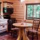Cricket Hill Treehouse by Amish Country Lodging, Millersburg (Foto 6)