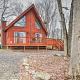 Golf, Ski and Fish Cabin with Deck in Tobyhanna! - Foto 1