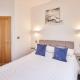 Host & Stay - Queens Court, Scarborough - Photo 9