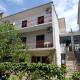 Apartments with parking space Makarska - 12211