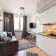 City Centre High Floor View Apartments by BookingHost, Varsavia - Foto 3