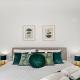 Townhouse in Dartford sleeps 8 with free parking, ダートフォード - 写真 1