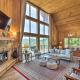 Stunning Views Mountaintop Cabin in Burnsville!