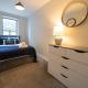 Family apartment sleeps 6 in botanic Queens area Belfast - Photo 8