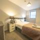 Family apartment sleeps 6 in botanic Queens area Belfast - Photo 9