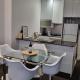 Collins central 2-bd apartment with pre-reserve parking, Melbourne - Fotografie 1