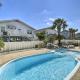 Coastal Retreat with Double Deck and Ocean Views!, Ocean Isle Beach (fotografie 2)