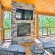 Chic Broken Bow Cabin with Hot Tub and Gas Grill!, Broken Bow - Fotografie 2
