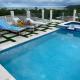 Luxury Studio Rooftop Pool n View unit #4, Falmouth - Foto 2