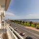 Third floor sea facing 2 bedroom apartment with balcony, Кейптаун - Фото 1